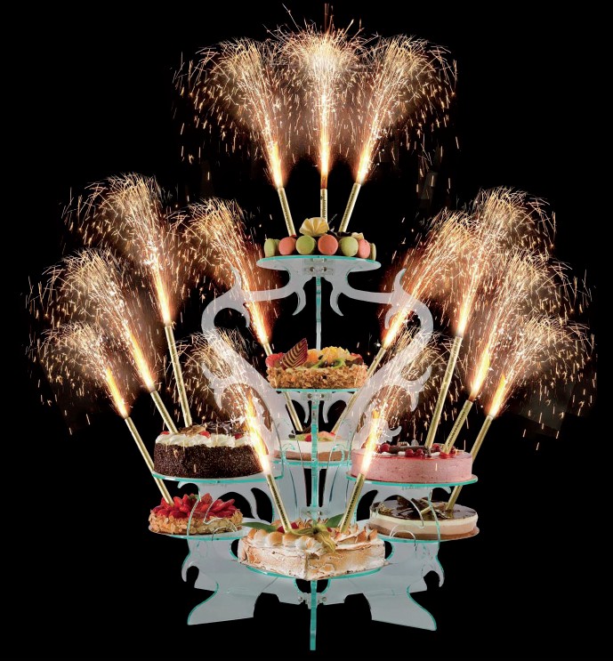 Bougies Fontaine de Glace 60 secondes - Bougies lumineuse artifice  Anniversaire Mariage Fête Baptême Cérémonie - Catégorie F1 / 12cm (Pack 6)  : : Cuisine et Maison